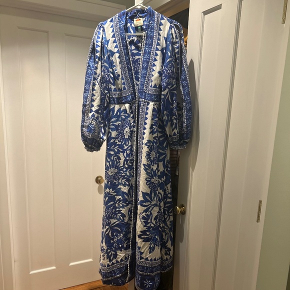 FARM Rio Dresses & Skirts - Farm Rio Off-white Flora Tapestry Maxi Dress